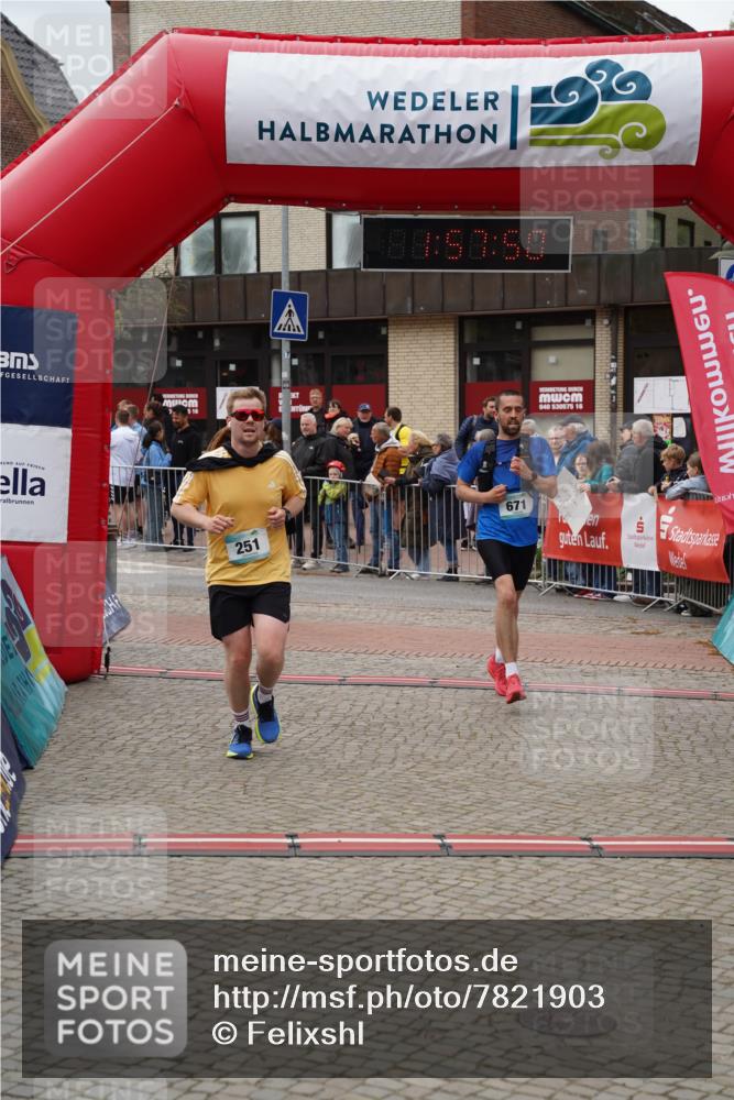 04.05.2025 - 8. Wedeler Halbmarathon Felixshl http://msf.ph/oto/7821903 04.05.2025 11:57:48 Ziel 55, 251, 606, 671 meine-sportfotos.de