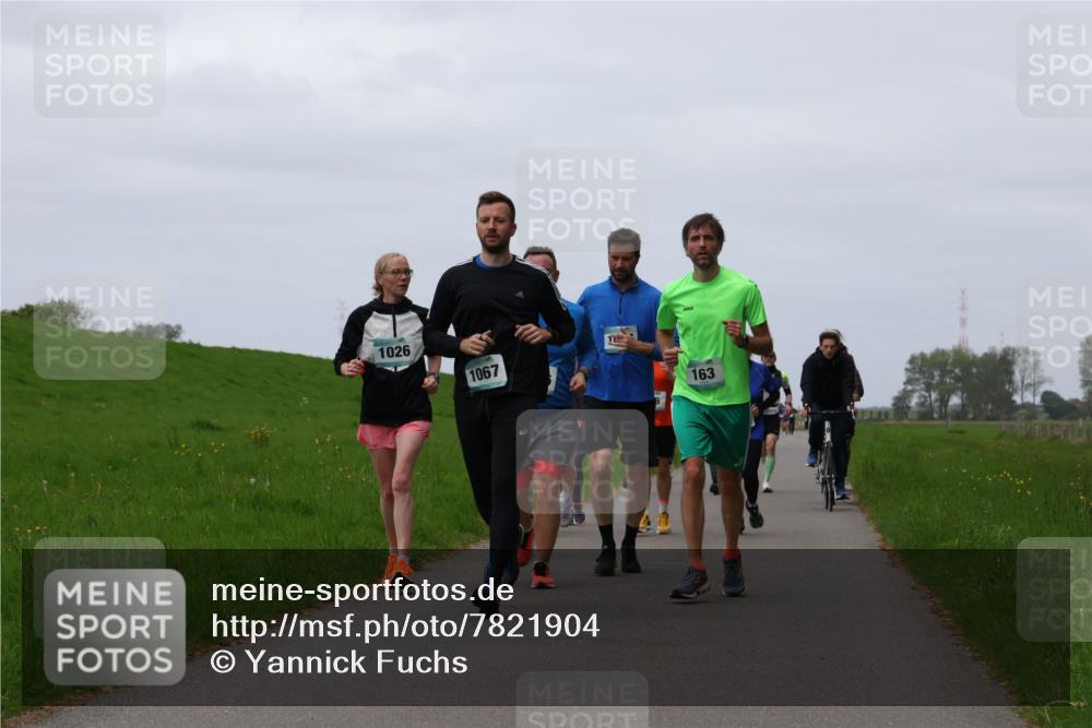 04.05.2025 - 8. Wedeler Halbmarathon Yannick Fuchs http://msf.ph/oto/7821904 04.05.2025 11:29:04 Laufen 1026, 1067, 163 meine-sportfotos.de