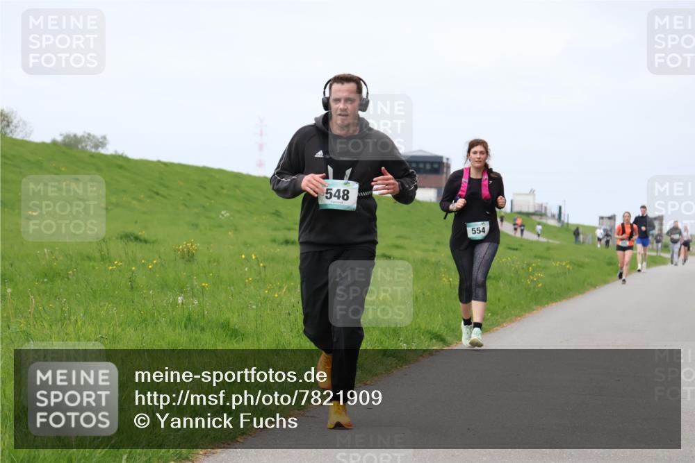 04.05.2025 - 8. Wedeler Halbmarathon Yannick Fuchs http://msf.ph/oto/7821909 04.05.2025 11:51:40 Laufen 548, 554 meine-sportfotos.de