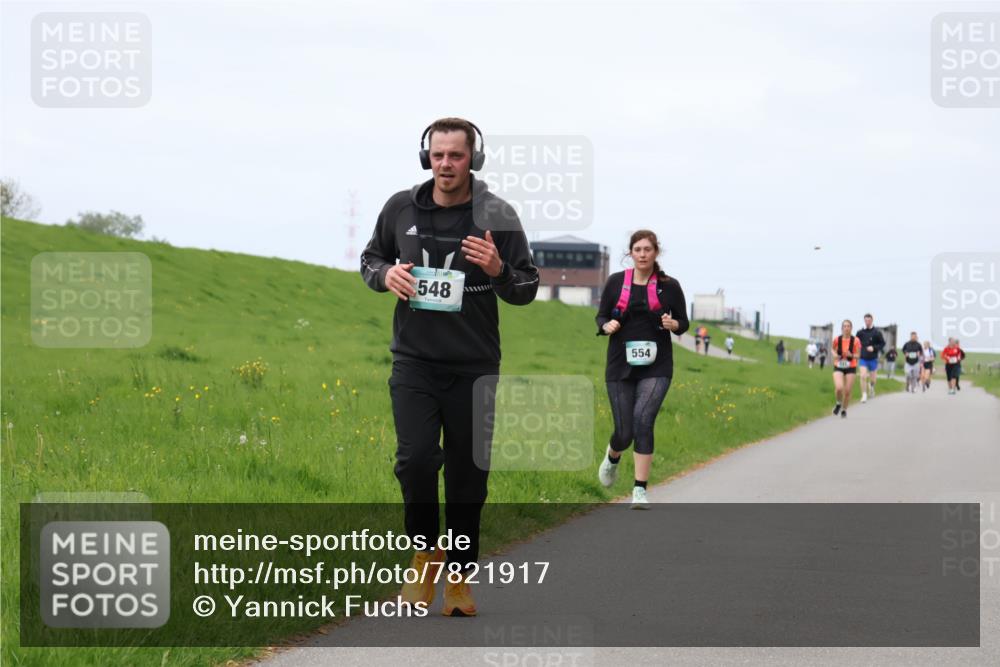 04.05.2025 - 8. Wedeler Halbmarathon Yannick Fuchs http://msf.ph/oto/7821917 04.05.2025 11:51:40 Laufen 548, 554 meine-sportfotos.de