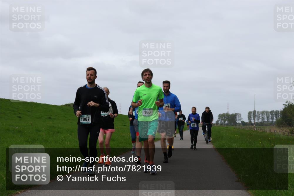 04.05.2025 - 8. Wedeler Halbmarathon Yannick Fuchs http://msf.ph/oto/7821939 04.05.2025 11:29:06 Laufen 1067, 163, 1866, 298 meine-sportfotos.de