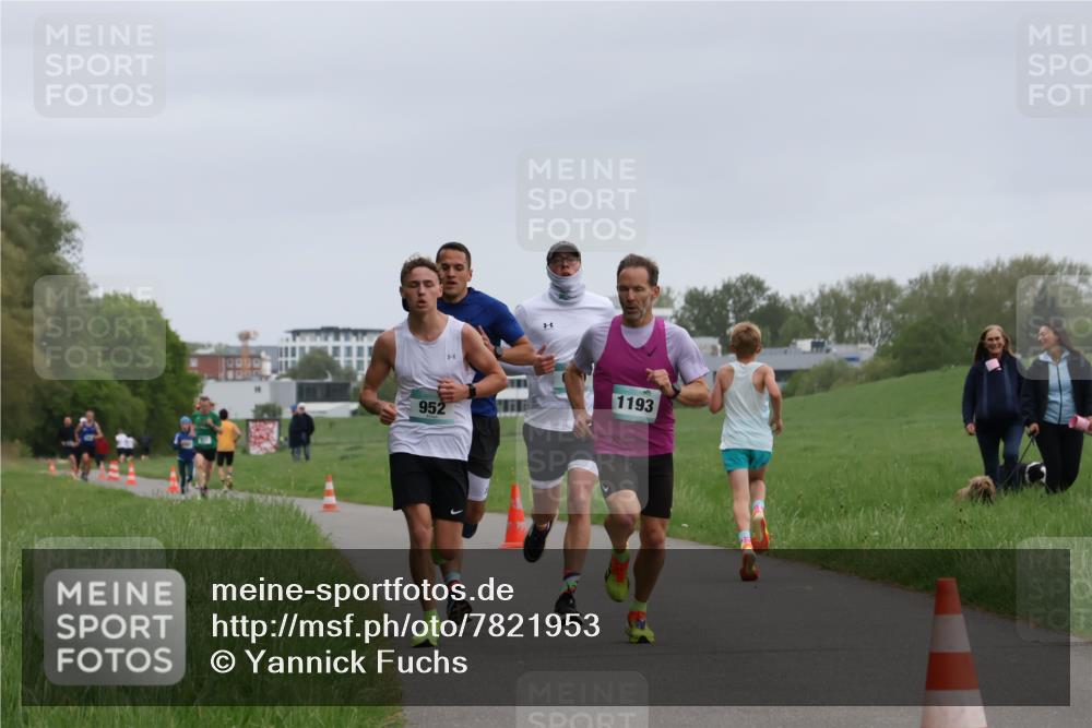 04.05.2025 - 8. Wedeler Halbmarathon Yannick Fuchs http://msf.ph/oto/7821953 04.05.2025 11:10:23 Laufen 952, 1193 meine-sportfotos.de