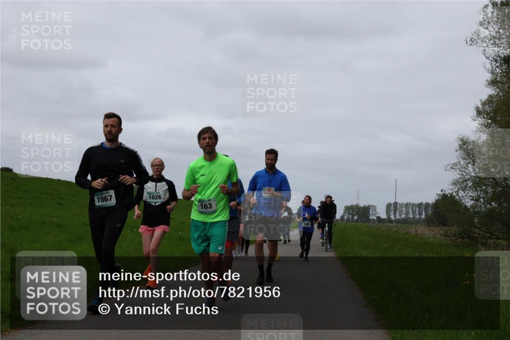 04.05.2025 - 8. Wedeler Halbmarathon Yannick Fuchs http://msf.ph/oto/7821956 04.05.2025 11:29:06 Laufen 1067, 1026, 163, 298 meine-sportfotos.de