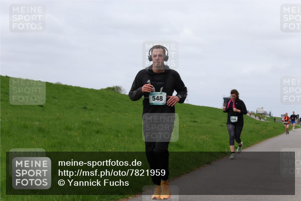 04.05.2025 - 8. Wedeler Halbmarathon Yannick Fuchs http://msf.ph/oto/7821959 04.05.2025 11:51:42 Laufen 548, 554 meine-sportfotos.de
