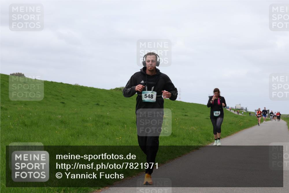 04.05.2025 - 8. Wedeler Halbmarathon Yannick Fuchs http://msf.ph/oto/7821971 04.05.2025 11:51:43 Laufen 548, 554 meine-sportfotos.de