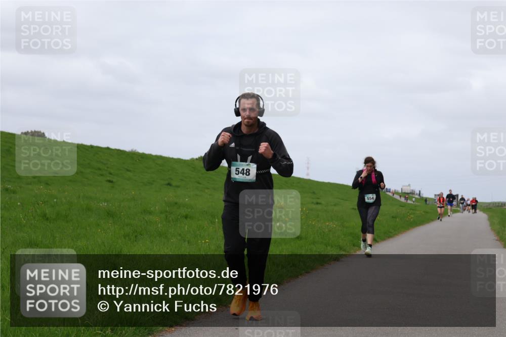 04.05.2025 - 8. Wedeler Halbmarathon Yannick Fuchs http://msf.ph/oto/7821976 04.05.2025 11:51:43 Laufen 548, 554 meine-sportfotos.de