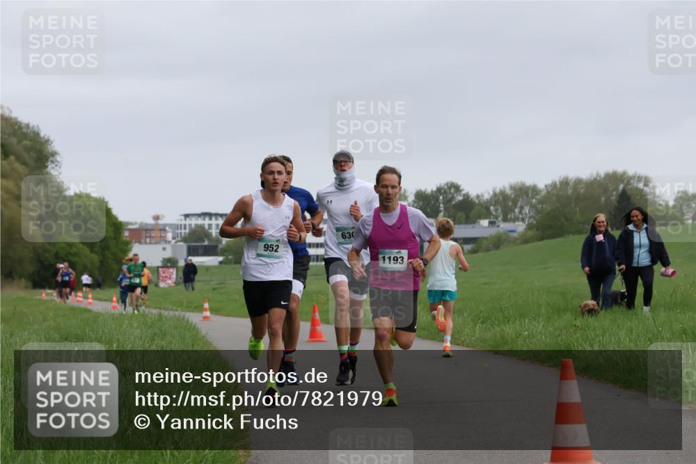 04.05.2025 - 8. Wedeler Halbmarathon Yannick Fuchs http://msf.ph/oto/7821979 04.05.2025 11:10:23 Laufen 952, 630, 1193 meine-sportfotos.de