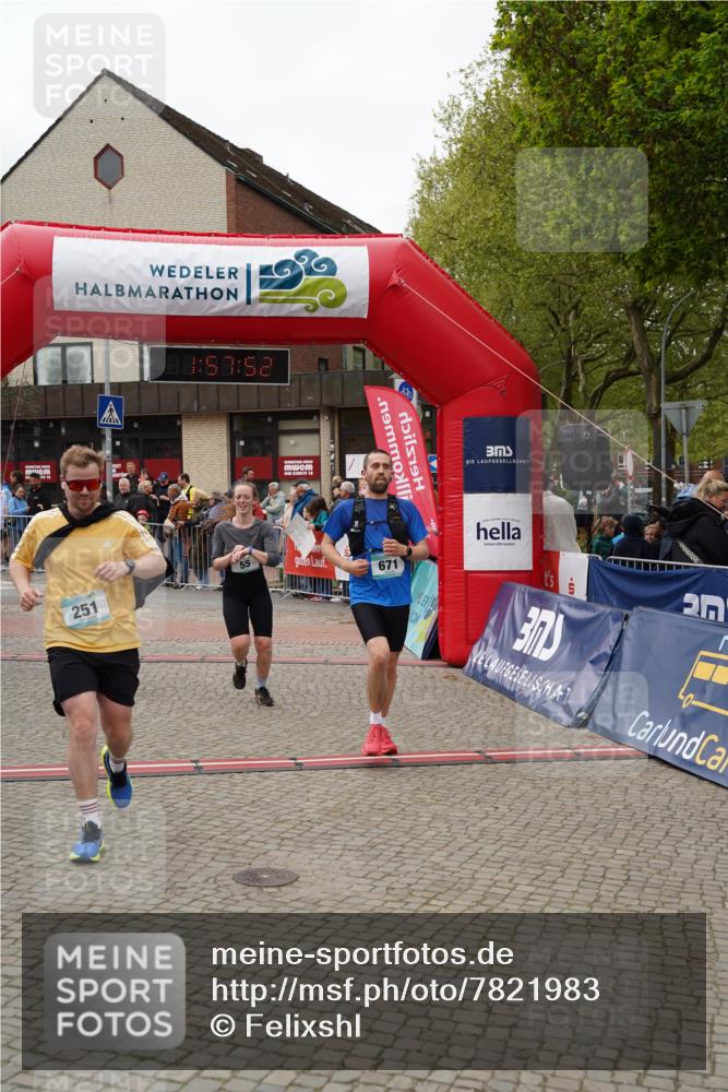 04.05.2025 - 8. Wedeler Halbmarathon Felixshl http://msf.ph/oto/7821983 04.05.2025 11:57:50 Ziel 55, 251, 432, 671 meine-sportfotos.de