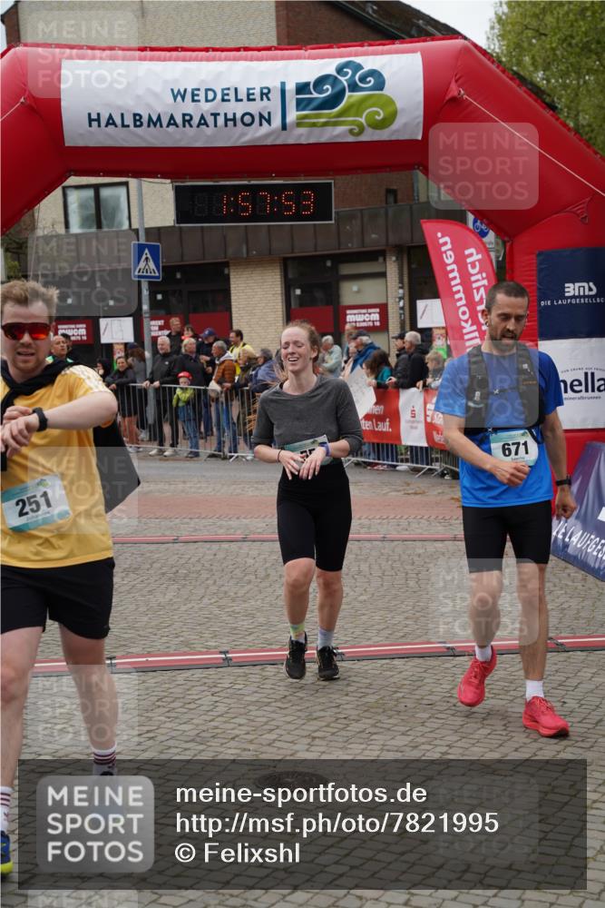 04.05.2025 - 8. Wedeler Halbmarathon Felixshl http://msf.ph/oto/7821995 04.05.2025 11:57:50 Ziel 55, 251, 432, 671 meine-sportfotos.de