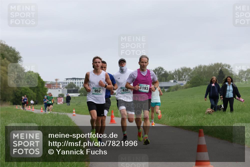 04.05.2025 - 8. Wedeler Halbmarathon Yannick Fuchs http://msf.ph/oto/7821996 04.05.2025 11:10:23 Laufen 952, 630, 1193 meine-sportfotos.de