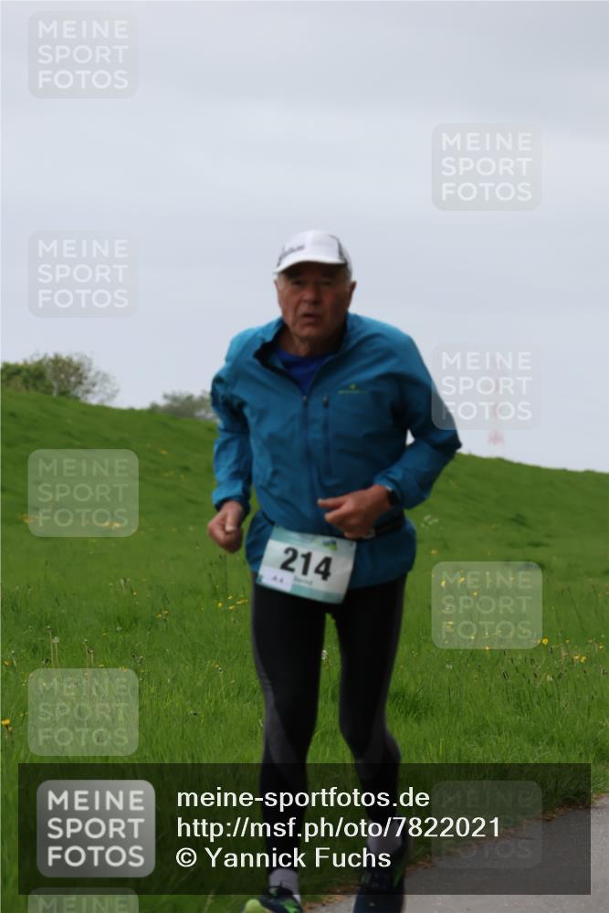 04.05.2025 - 8. Wedeler Halbmarathon Yannick Fuchs http://msf.ph/oto/7822021 04.05.2025 12:11:00 Laufen 214 meine-sportfotos.de