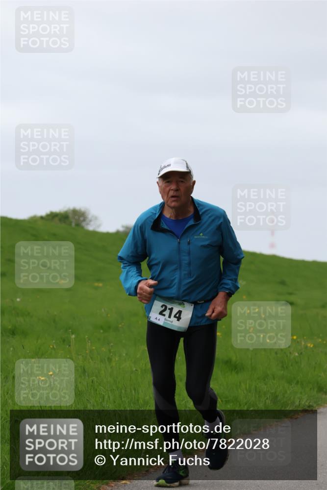 04.05.2025 - 8. Wedeler Halbmarathon Yannick Fuchs http://msf.ph/oto/7822028 04.05.2025 12:11:01 Laufen 214, 4 meine-sportfotos.de