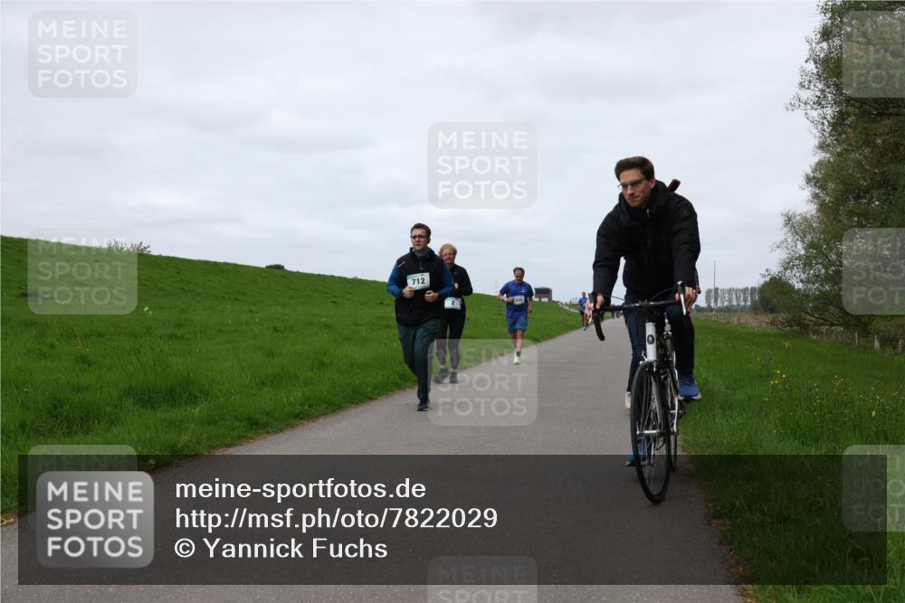 04.05.2025 - 8. Wedeler Halbmarathon Yannick Fuchs http://msf.ph/oto/7822029 04.05.2025 11:29:15 Laufen 712 meine-sportfotos.de