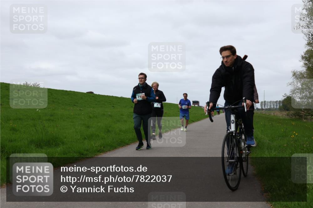 04.05.2025 - 8. Wedeler Halbmarathon Yannick Fuchs http://msf.ph/oto/7822037 04.05.2025 11:29:15 Laufen 71 meine-sportfotos.de