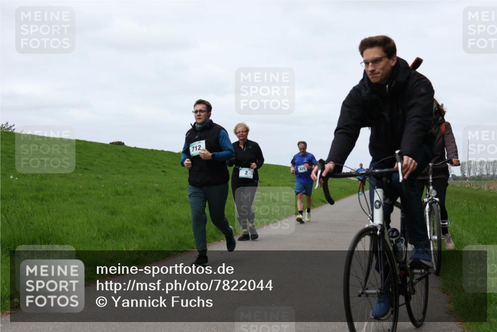 04.05.2025 - 8. Wedeler Halbmarathon Yannick Fuchs http://msf.ph/oto/7822044 04.05.2025 11:29:15 Laufen 712, 425 meine-sportfotos.de