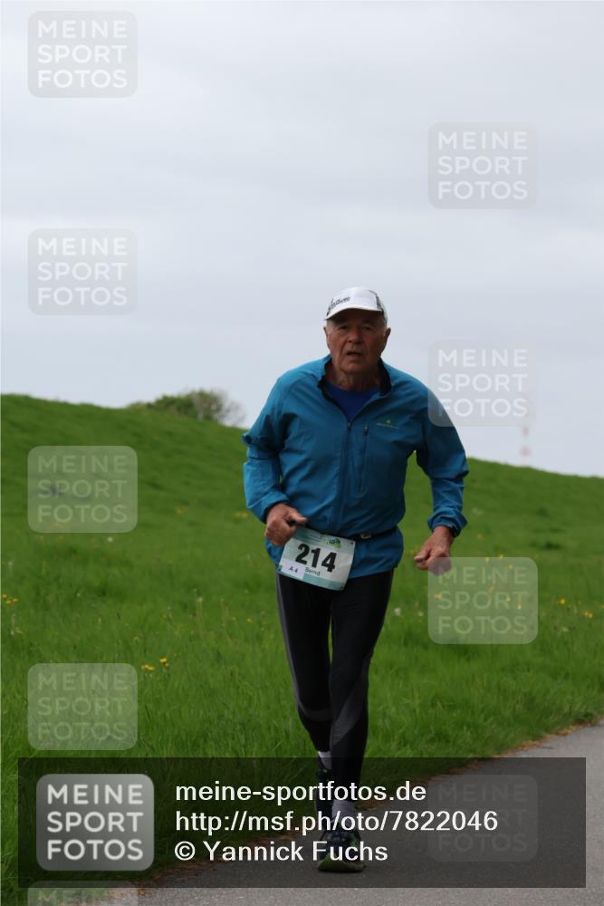 04.05.2025 - 8. Wedeler Halbmarathon Yannick Fuchs http://msf.ph/oto/7822046 04.05.2025 12:11:01 Laufen 214, 4 meine-sportfotos.de