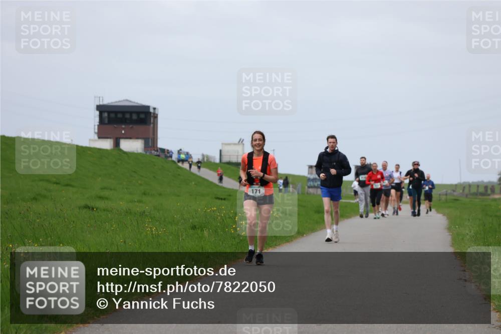 04.05.2025 - 8. Wedeler Halbmarathon Yannick Fuchs http://msf.ph/oto/7822050 04.05.2025 11:51:52 Laufen 171 meine-sportfotos.de