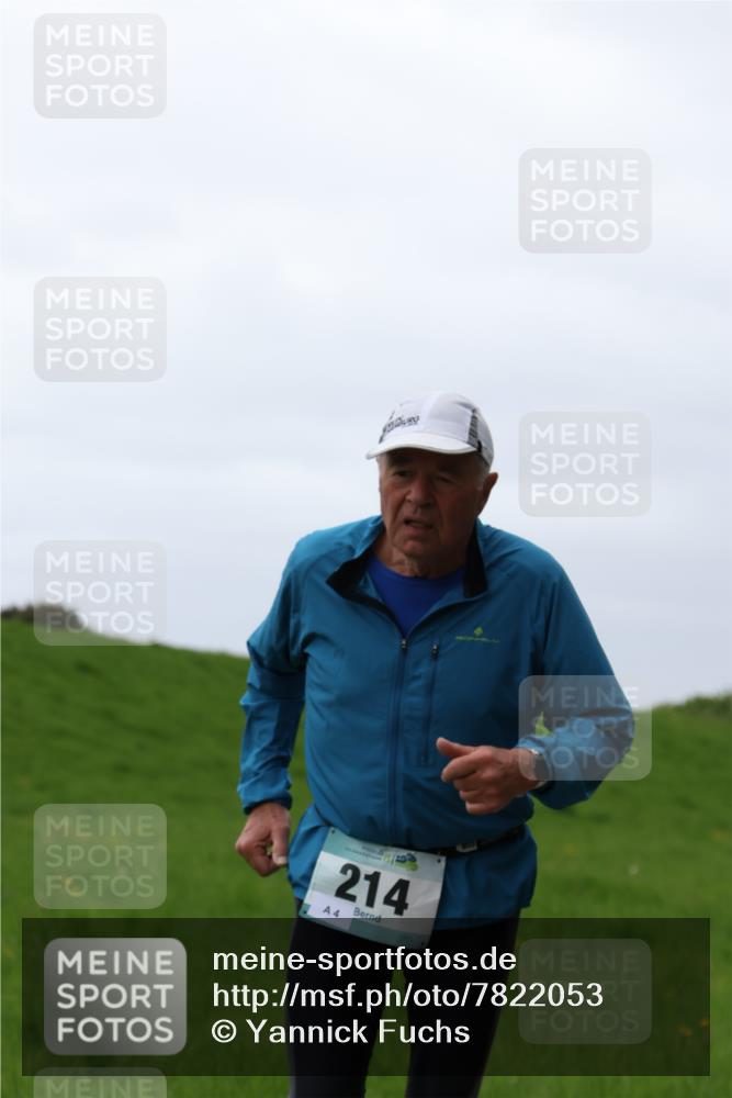 04.05.2025 - 8. Wedeler Halbmarathon Yannick Fuchs http://msf.ph/oto/7822053 04.05.2025 12:11:02 Laufen 214, 4 meine-sportfotos.de