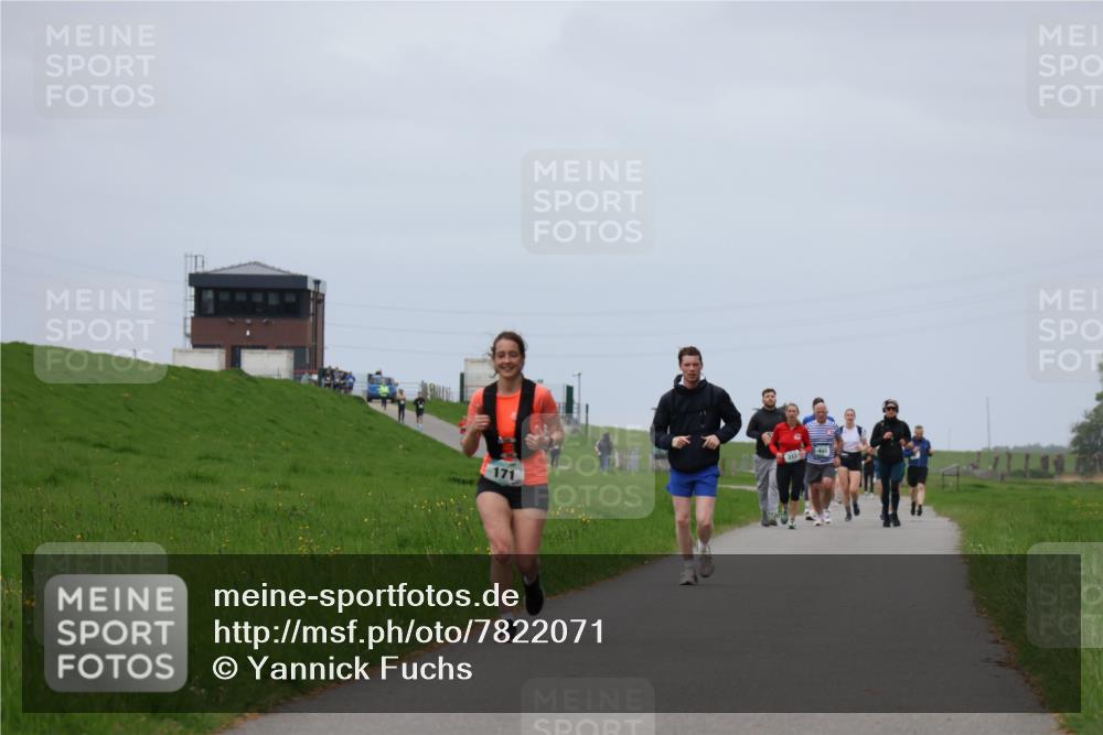 04.05.2025 - 8. Wedeler Halbmarathon Yannick Fuchs http://msf.ph/oto/7822071 04.05.2025 11:51:53 Laufen 171 meine-sportfotos.de
