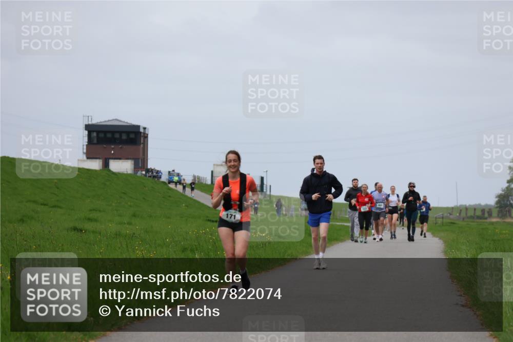04.05.2025 - 8. Wedeler Halbmarathon Yannick Fuchs http://msf.ph/oto/7822074 04.05.2025 11:51:53 Laufen 171 meine-sportfotos.de