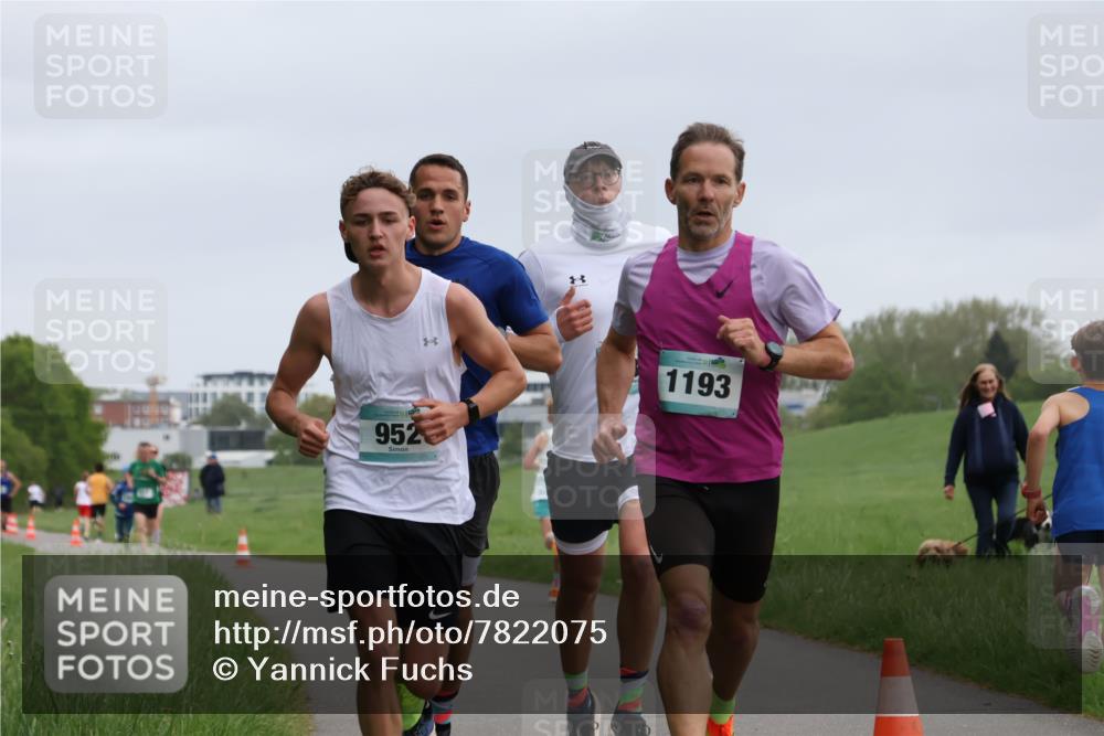 04.05.2025 - 8. Wedeler Halbmarathon Yannick Fuchs http://msf.ph/oto/7822075 04.05.2025 11:10:25 Laufen 952, 1193 meine-sportfotos.de