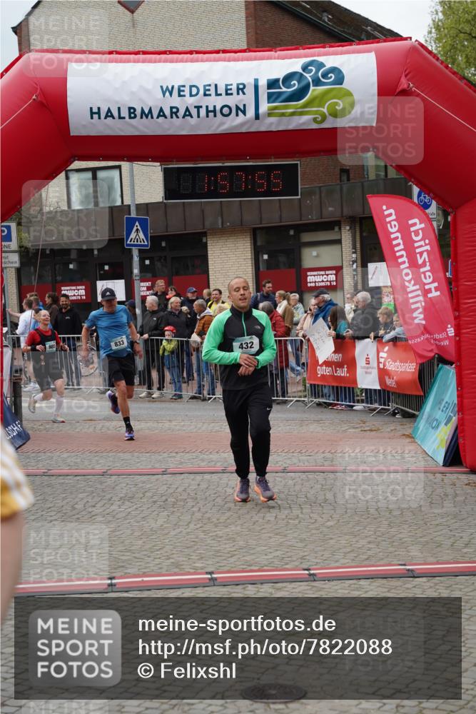 04.05.2025 - 8. Wedeler Halbmarathon Felixshl http://msf.ph/oto/7822088 04.05.2025 11:57:53 Ziel 55, 251, 432, 671, 833, 985 meine-sportfotos.de
