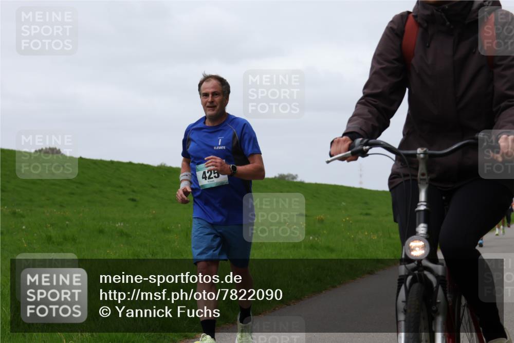 04.05.2025 - 8. Wedeler Halbmarathon Yannick Fuchs http://msf.ph/oto/7822090 04.05.2025 11:29:18 Laufen 425 meine-sportfotos.de