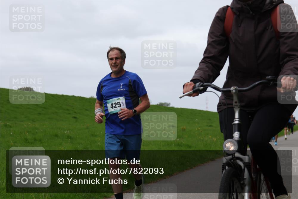 04.05.2025 - 8. Wedeler Halbmarathon Yannick Fuchs http://msf.ph/oto/7822093 04.05.2025 11:29:18 Laufen 425 meine-sportfotos.de