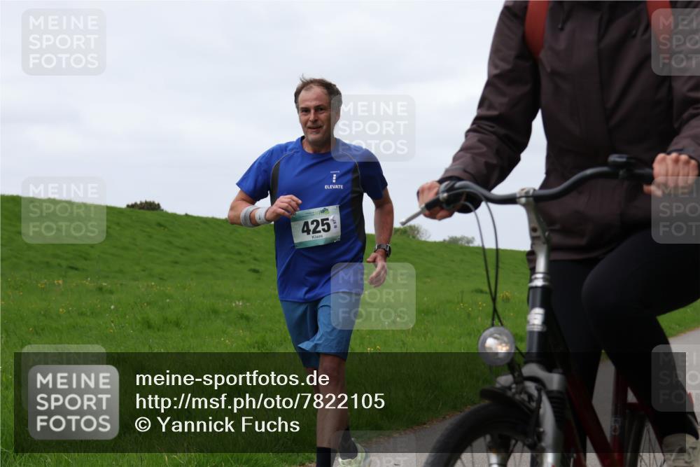 04.05.2025 - 8. Wedeler Halbmarathon Yannick Fuchs http://msf.ph/oto/7822105 04.05.2025 11:29:19 Laufen 425 meine-sportfotos.de