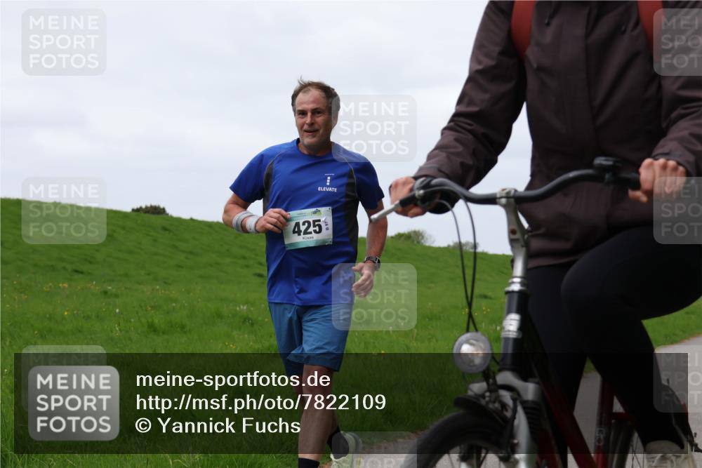 04.05.2025 - 8. Wedeler Halbmarathon Yannick Fuchs http://msf.ph/oto/7822109 04.05.2025 11:29:19 Laufen 425 meine-sportfotos.de