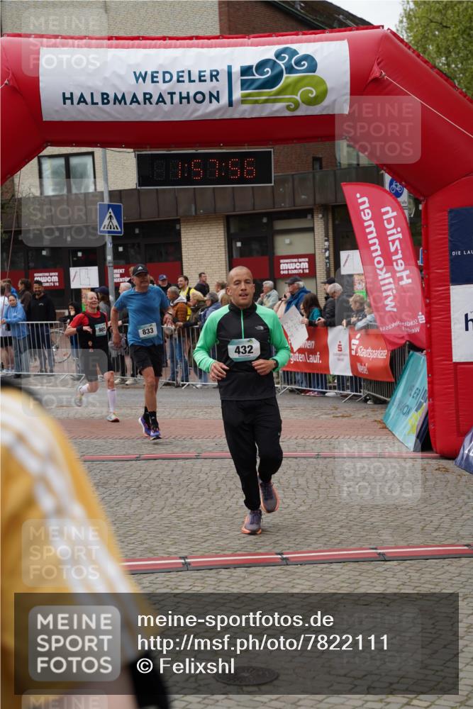 04.05.2025 - 8. Wedeler Halbmarathon Felixshl http://msf.ph/oto/7822111 04.05.2025 11:57:54 Ziel 55, 138, 432, 671, 833, 985 meine-sportfotos.de