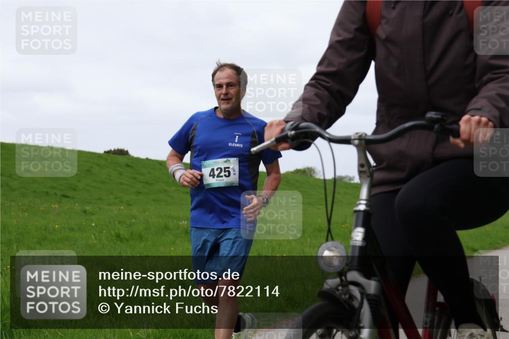 04.05.2025 - 8. Wedeler Halbmarathon Yannick Fuchs http://msf.ph/oto/7822114 04.05.2025 11:29:19 Laufen 425 meine-sportfotos.de