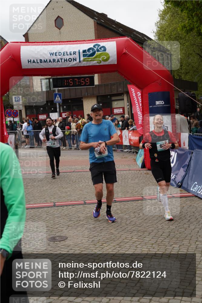 04.05.2025 - 8. Wedeler Halbmarathon Felixshl http://msf.ph/oto/7822124 04.05.2025 11:57:57 Ziel 138, 432, 833, 985 meine-sportfotos.de