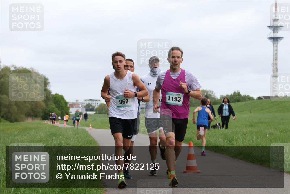 04.05.2025 - 8. Wedeler Halbmarathon Yannick Fuchs http://msf.ph/oto/7822125 04.05.2025 11:10:26 Laufen 952, 36, 1193 meine-sportfotos.de