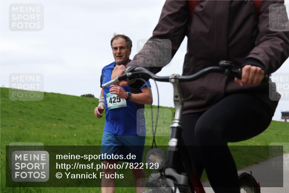 04.05.2025 - 8. Wedeler Halbmarathon Yannick Fuchs http://msf.ph/oto/7822129 04.05.2025 11:29:19 Laufen 425 meine-sportfotos.de