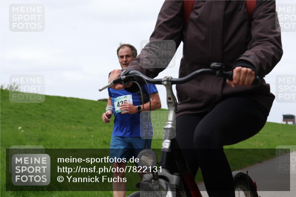 04.05.2025 - 8. Wedeler Halbmarathon Yannick Fuchs http://msf.ph/oto/7822131 04.05.2025 11:29:19 Laufen 425 meine-sportfotos.de