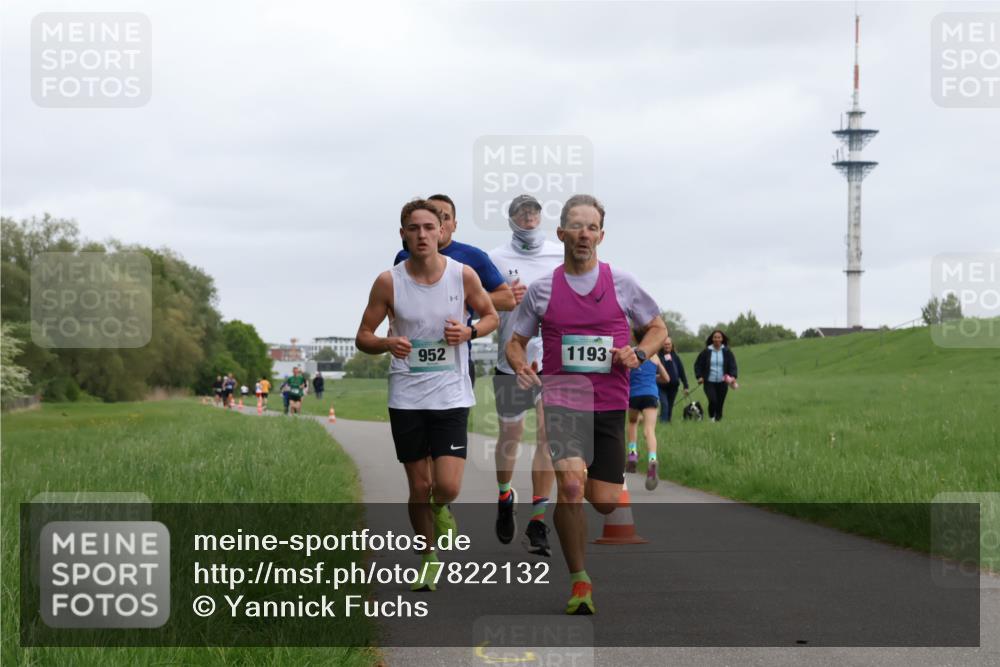 04.05.2025 - 8. Wedeler Halbmarathon Yannick Fuchs http://msf.ph/oto/7822132 04.05.2025 11:10:26 Laufen 952, 1193 meine-sportfotos.de