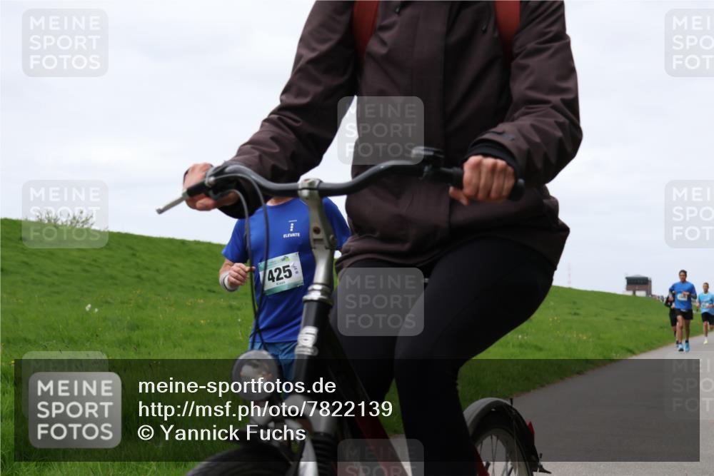04.05.2025 - 8. Wedeler Halbmarathon Yannick Fuchs http://msf.ph/oto/7822139 04.05.2025 11:29:19 Laufen 425 meine-sportfotos.de