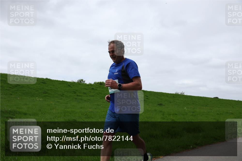 04.05.2025 - 8. Wedeler Halbmarathon Yannick Fuchs http://msf.ph/oto/7822144 04.05.2025 11:29:21 Laufen  meine-sportfotos.de