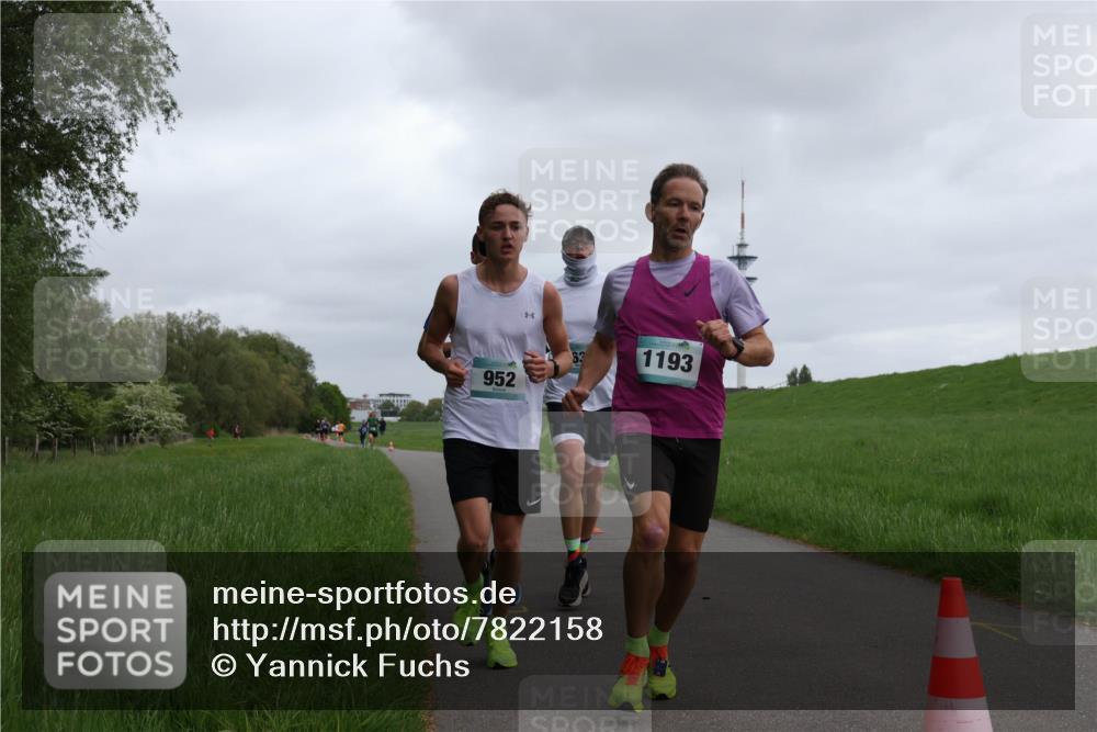 04.05.2025 - 8. Wedeler Halbmarathon Yannick Fuchs http://msf.ph/oto/7822158 04.05.2025 11:10:27 Laufen 952, 1193 meine-sportfotos.de