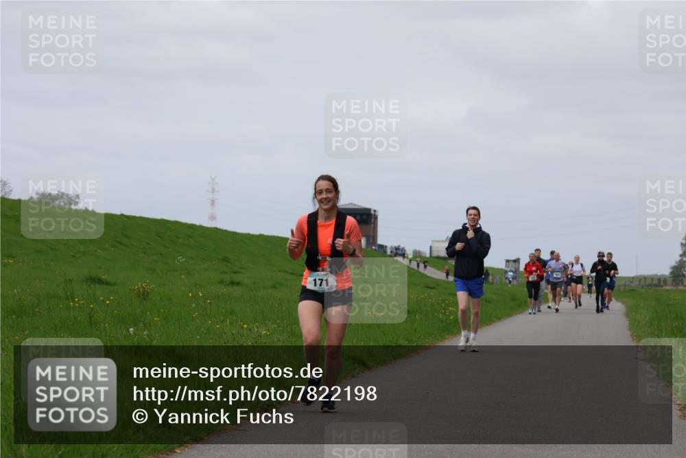 04.05.2025 - 8. Wedeler Halbmarathon Yannick Fuchs http://msf.ph/oto/7822198 04.05.2025 11:52:00 Laufen 171 meine-sportfotos.de