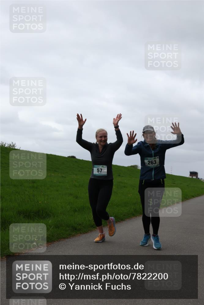 04.05.2025 - 8. Wedeler Halbmarathon Yannick Fuchs http://msf.ph/oto/7822200 04.05.2025 12:11:12 Laufen 57, 263 meine-sportfotos.de