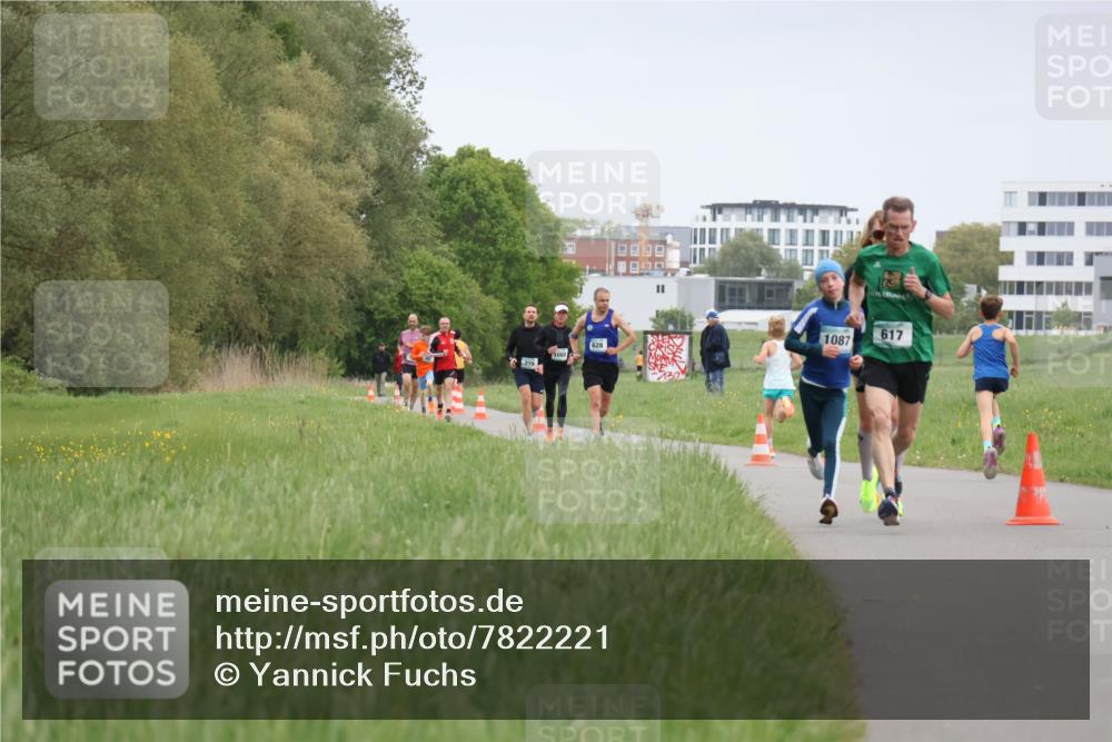04.05.2025 - 8. Wedeler Halbmarathon Yannick Fuchs http://msf.ph/oto/7822221 04.05.2025 11:10:35 Laufen 628, 1088, 279, 617, 1087 meine-sportfotos.de