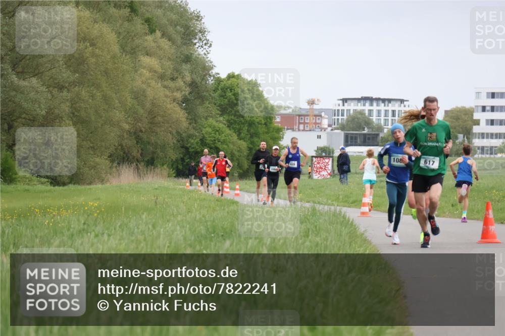 04.05.2025 - 8. Wedeler Halbmarathon Yannick Fuchs http://msf.ph/oto/7822241 04.05.2025 11:10:35 Laufen 628, 108, 617 meine-sportfotos.de