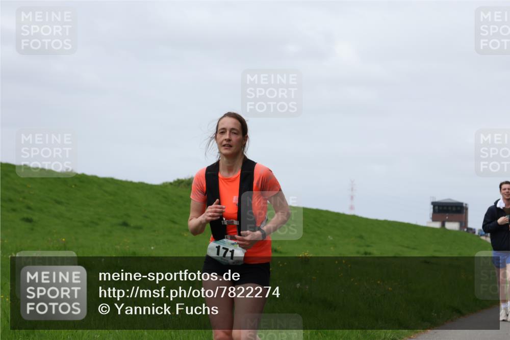 04.05.2025 - 8. Wedeler Halbmarathon Yannick Fuchs http://msf.ph/oto/7822274 04.05.2025 11:52:03 Laufen 171 meine-sportfotos.de