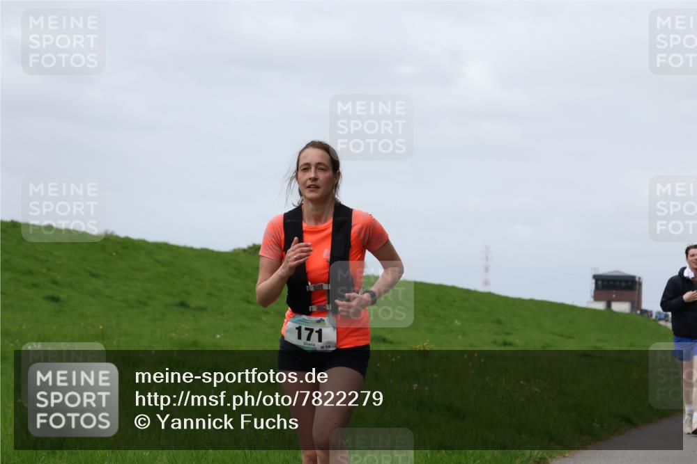 04.05.2025 - 8. Wedeler Halbmarathon Yannick Fuchs http://msf.ph/oto/7822279 04.05.2025 11:52:03 Laufen 171, 14 meine-sportfotos.de