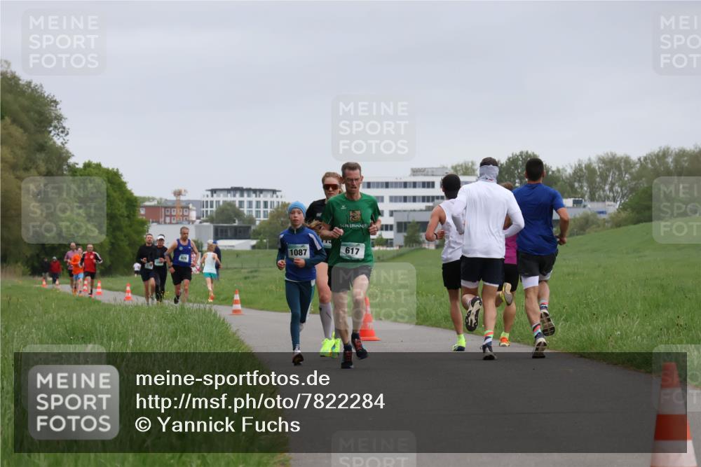 04.05.2025 - 8. Wedeler Halbmarathon Yannick Fuchs http://msf.ph/oto/7822284 04.05.2025 11:10:37 Laufen 1087, 617 meine-sportfotos.de