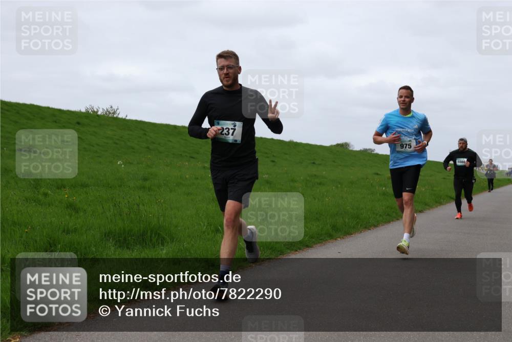 04.05.2025 - 8. Wedeler Halbmarathon Yannick Fuchs http://msf.ph/oto/7822290 04.05.2025 11:29:28 Laufen 237, 2024, 975, 1080 meine-sportfotos.de