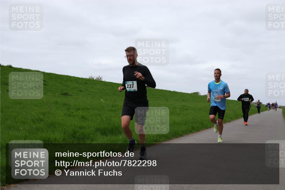 04.05.2025 - 8. Wedeler Halbmarathon Yannick Fuchs http://msf.ph/oto/7822298 04.05.2025 11:29:28 Laufen 237, 9 meine-sportfotos.de