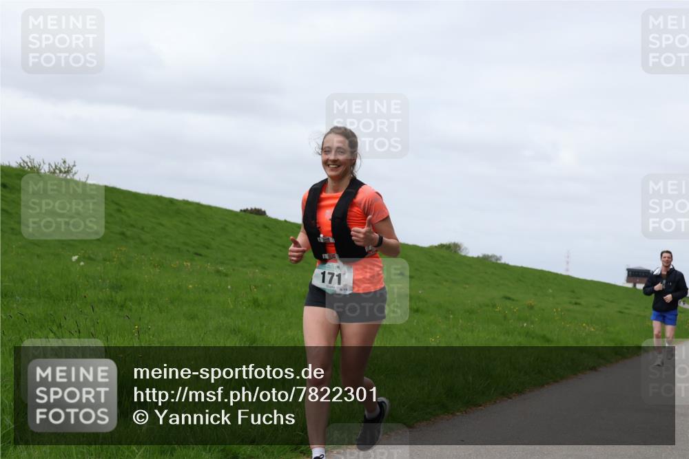 04.05.2025 - 8. Wedeler Halbmarathon Yannick Fuchs http://msf.ph/oto/7822301 04.05.2025 11:52:04 Laufen 171 meine-sportfotos.de